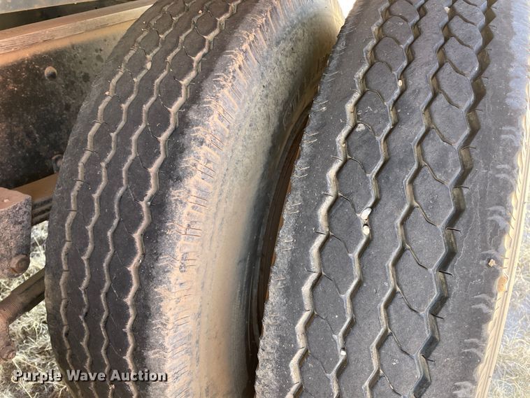 image for item DJ5137 1979 Chevrolet C70  grain truck