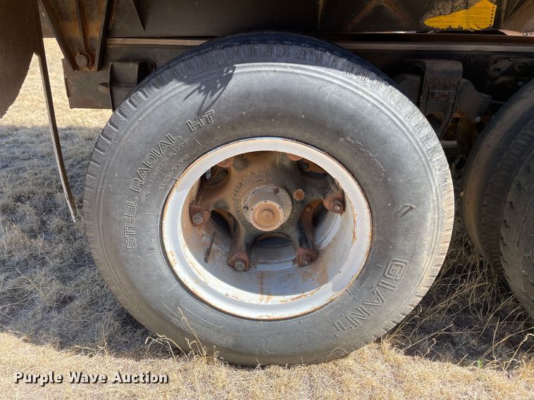 image for item DJ5137 1979 Chevrolet C70  grain truck