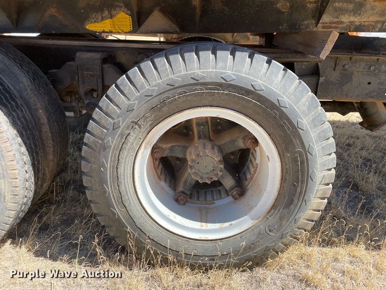 image for item DJ5137 1979 Chevrolet C70  grain truck