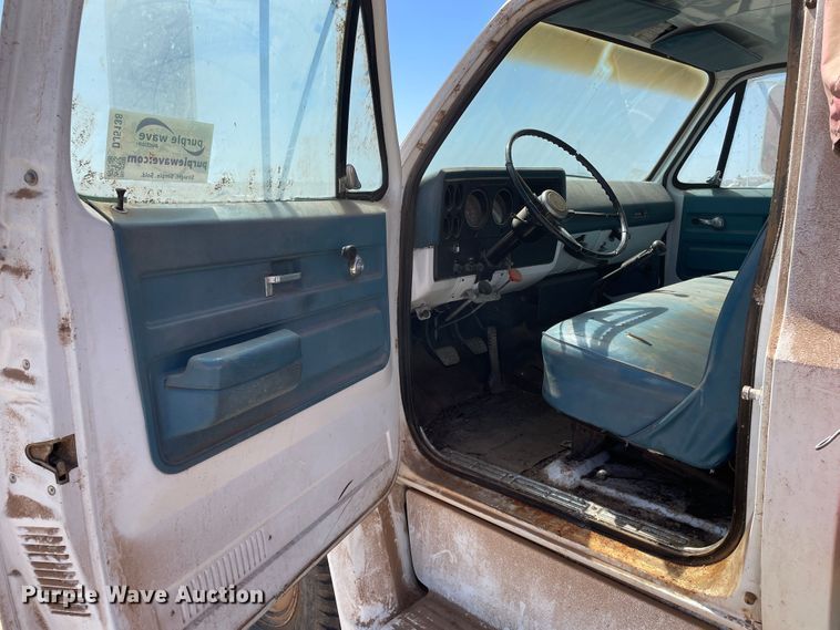 image for item DJ5138 1973 GMC 6000  grain truck