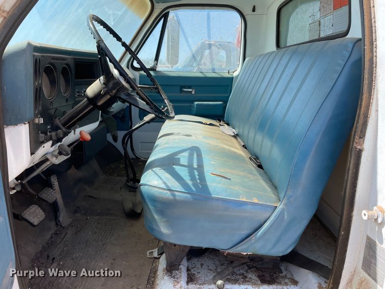 image for item DJ5138 1973 GMC 6000  grain truck