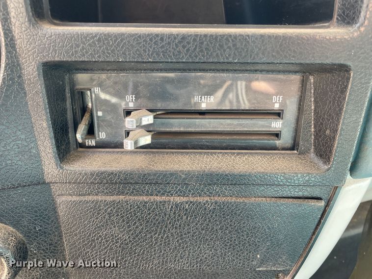 image for item DJ5138 1973 GMC 6000  grain truck