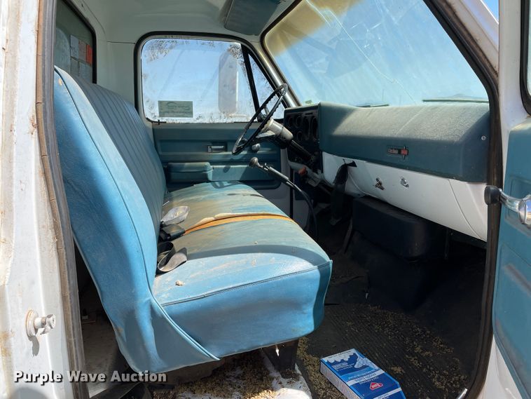 image for item DJ5138 1973 GMC 6000  grain truck