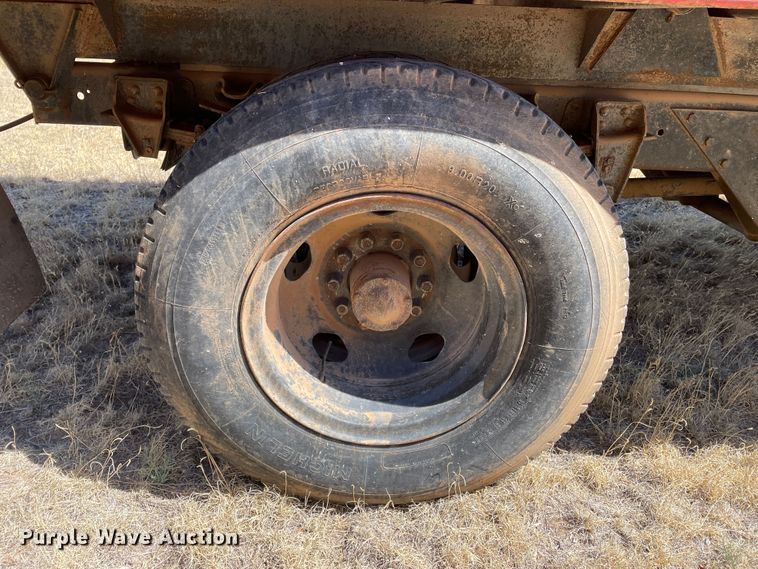 image for item DJ5138 1973 GMC 6000  grain truck