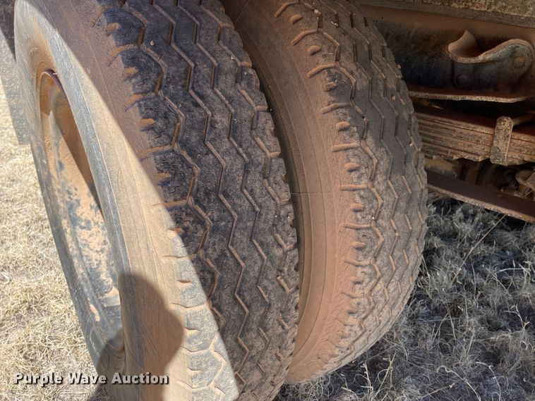 image for item DJ5138 1973 GMC 6000  grain truck