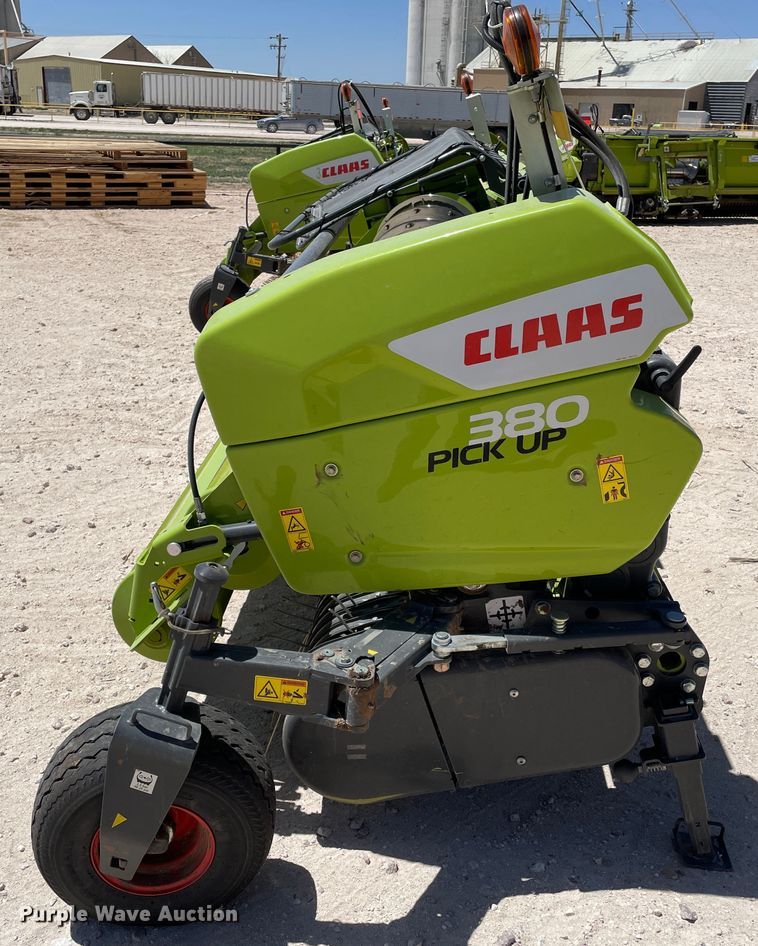 image for item DJ5235 2020 Claas 380  pickup head