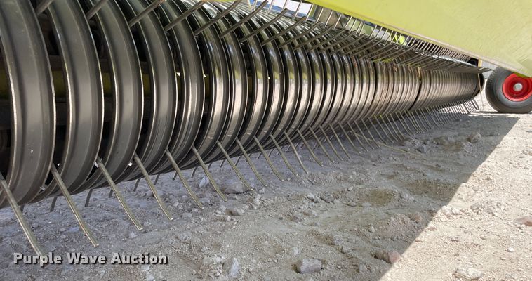 image for item DJ5235 2020 Claas 380  pickup head