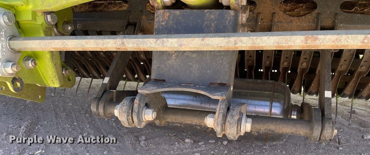 image for item DJ5235 2020 Claas 380  pickup head