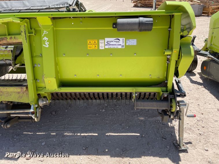 image for item DJ5235 2020 Claas 380  pickup head