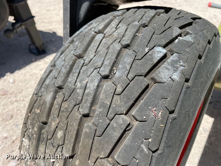 image for item DJ5235 2020 Claas 380  pickup head