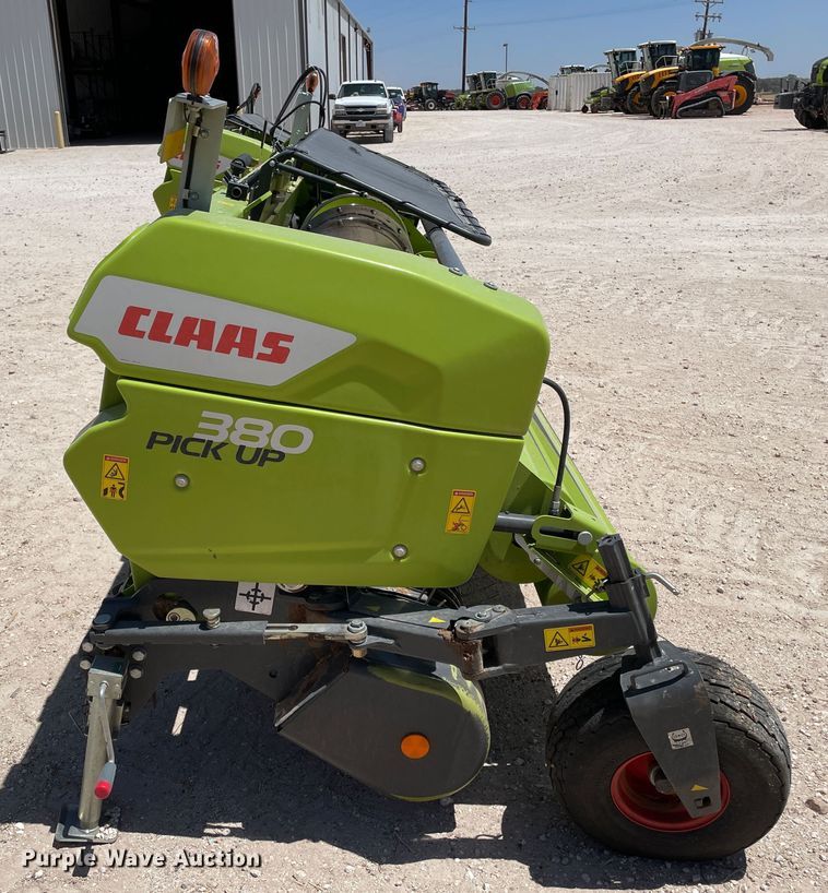 image for item DJ5236 2020 Claas 380  pickup head