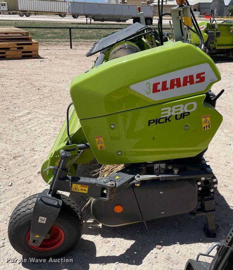 image for item DJ5236 2020 Claas 380  pickup head