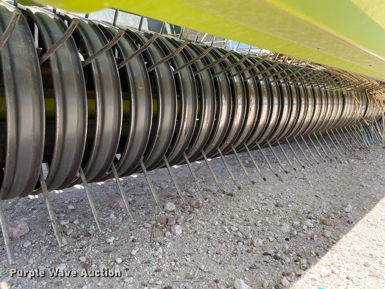 image for item DJ5236 2020 Claas 380  pickup head