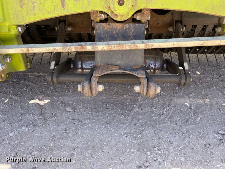 image for item DJ5236 2020 Claas 380  pickup head