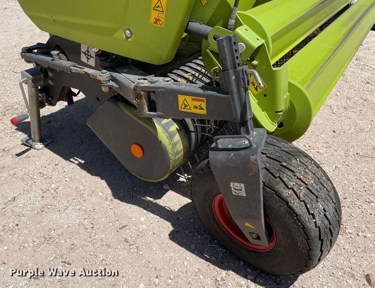 image for item DJ5236 2020 Claas 380  pickup head