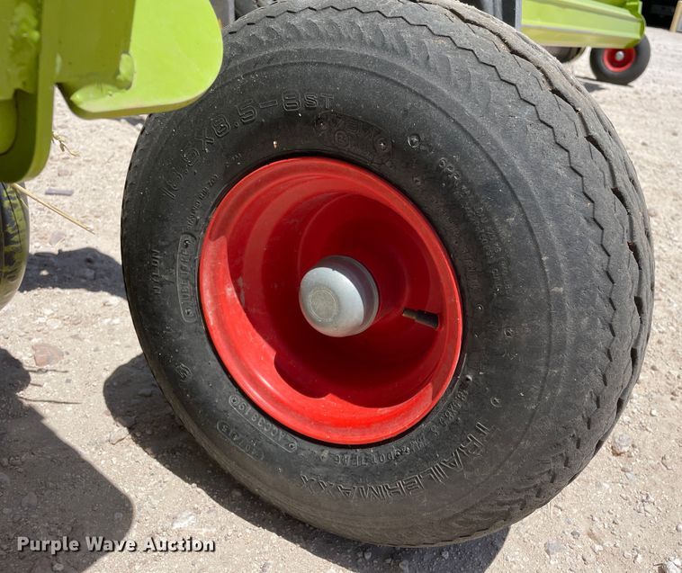 image for item DJ5236 2020 Claas 380  pickup head