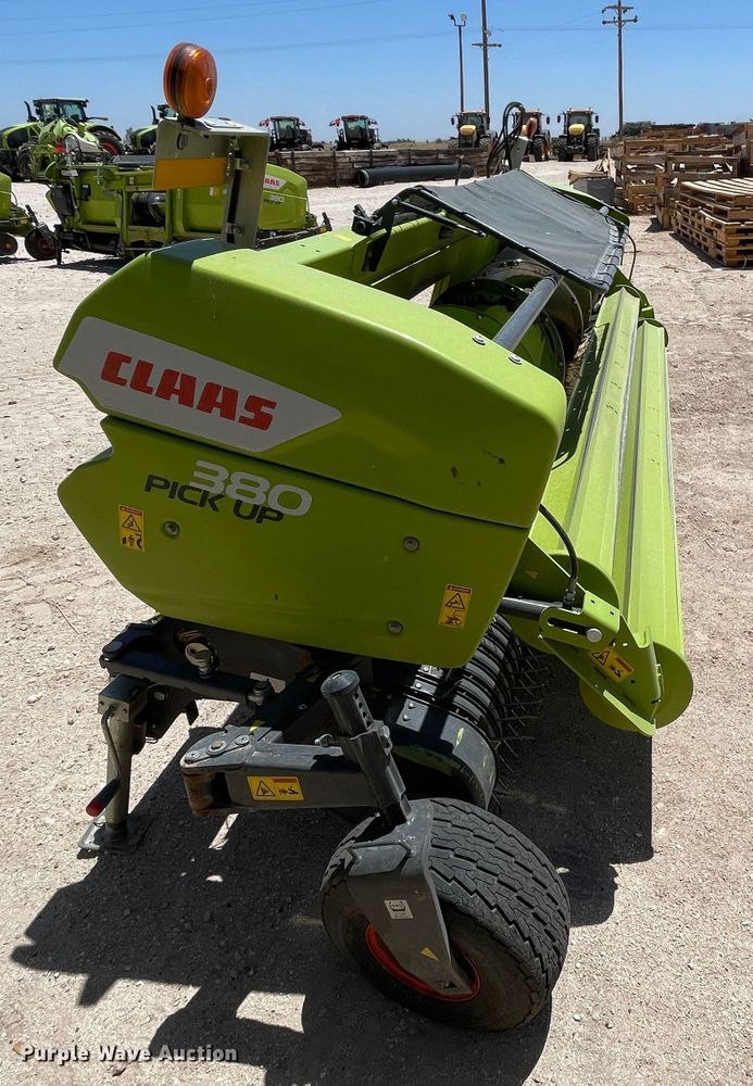 image for item DJ5237 2020 Claas 380  pickup head