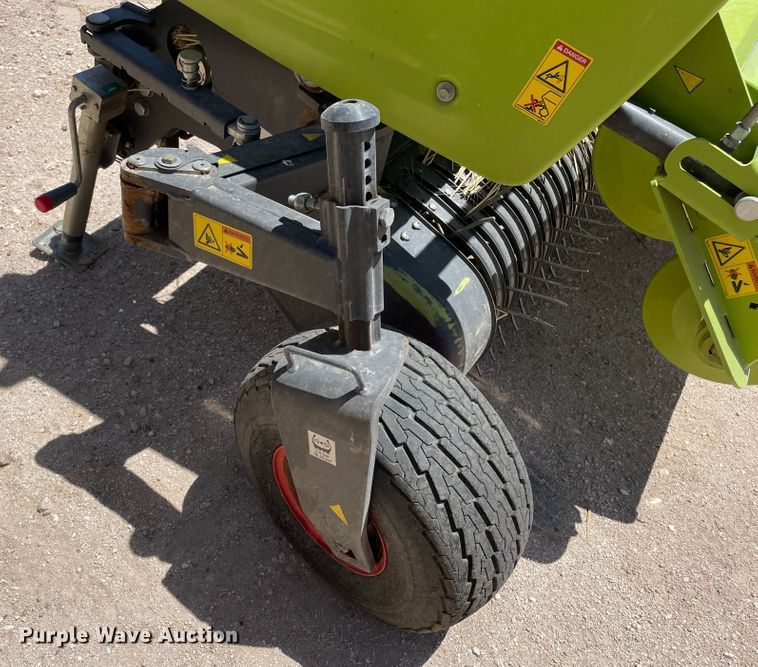 image for item DJ5237 2020 Claas 380  pickup head