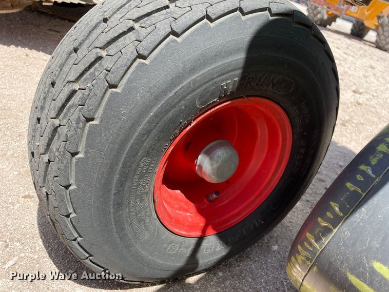 image for item DJ5237 2020 Claas 380  pickup head