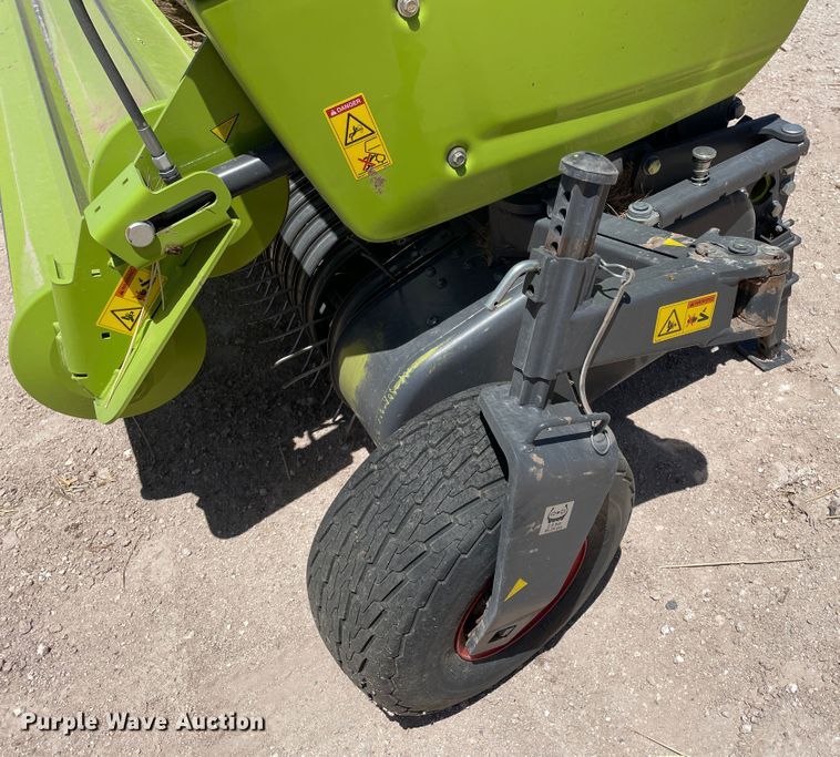 image for item DJ5237 2020 Claas 380  pickup head