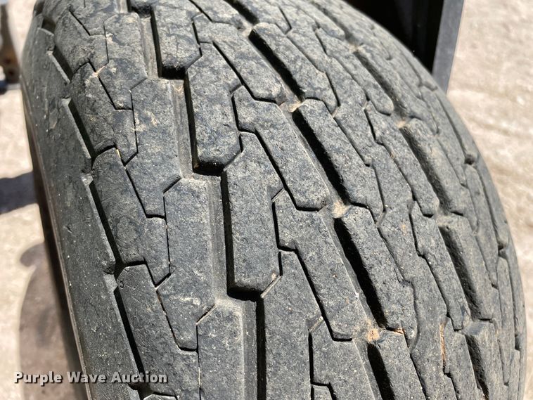 image for item DJ5237 2020 Claas 380  pickup head