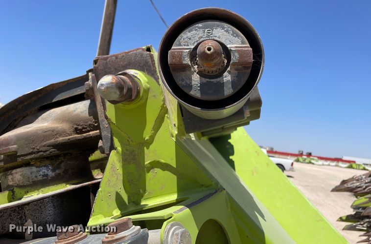 image for item DJ5239 2016 Claas Orbis 900  rotary forage head