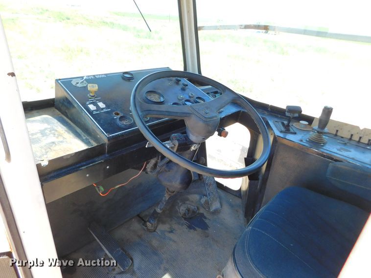 image for item DJ7667 1992 Mountain View Equipment MVE8000  bale stacker