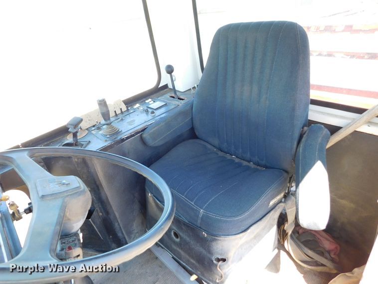 image for item DJ7667 1992 Mountain View Equipment MVE8000  bale stacker