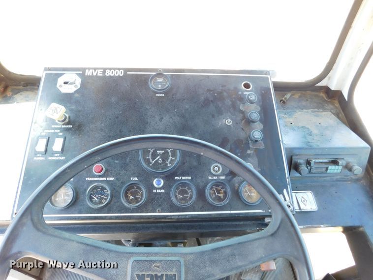 image for item DJ7667 1992 Mountain View Equipment MVE8000  bale stacker