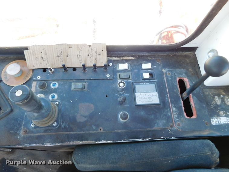 image for item DJ7667 1992 Mountain View Equipment MVE8000  bale stacker