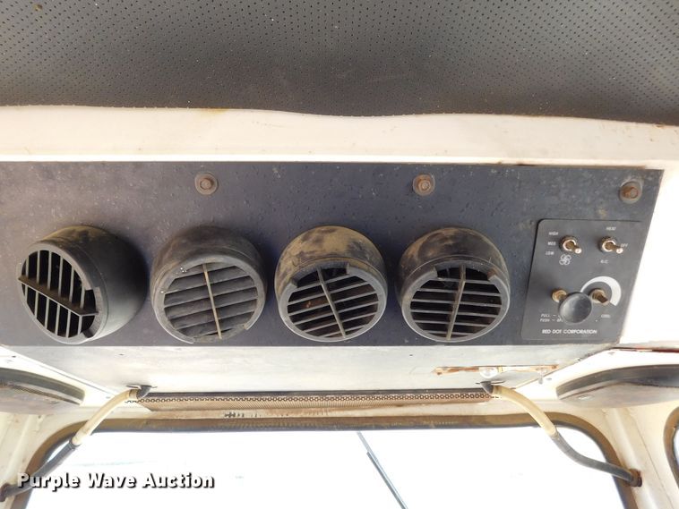 image for item DJ7667 1992 Mountain View Equipment MVE8000  bale stacker