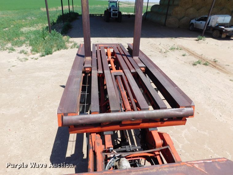 image for item DJ7667 1992 Mountain View Equipment MVE8000  bale stacker