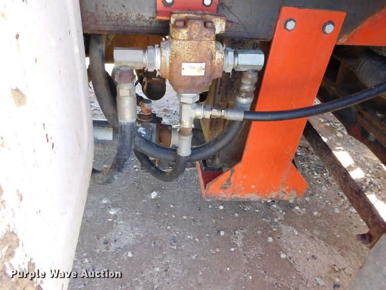 image for item DJ7667 1992 Mountain View Equipment MVE8000  bale stacker