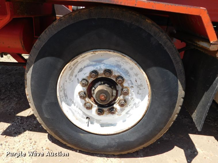 image for item DJ7667 1992 Mountain View Equipment MVE8000  bale stacker