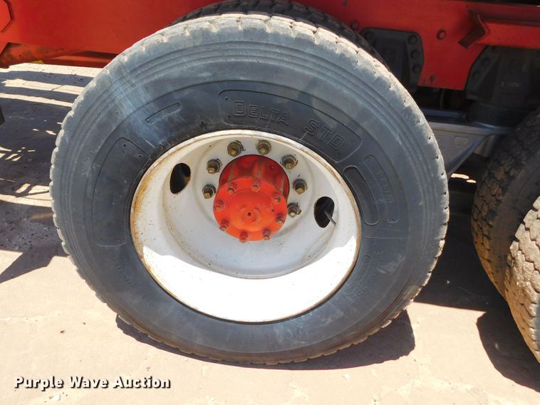 image for item DJ7667 1992 Mountain View Equipment MVE8000  bale stacker