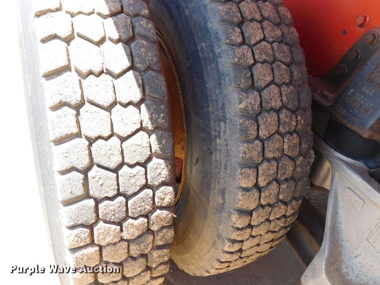 image for item DJ7667 1992 Mountain View Equipment MVE8000  bale stacker