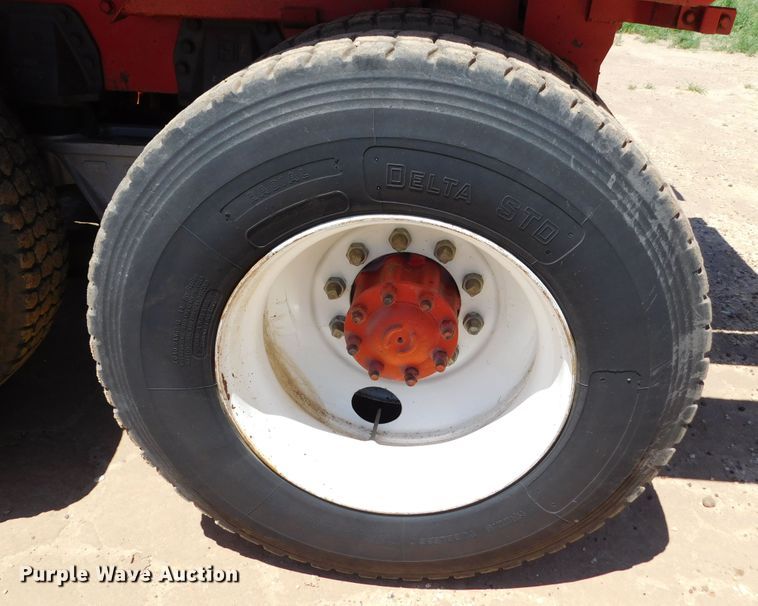 image for item DJ7667 1992 Mountain View Equipment MVE8000  bale stacker