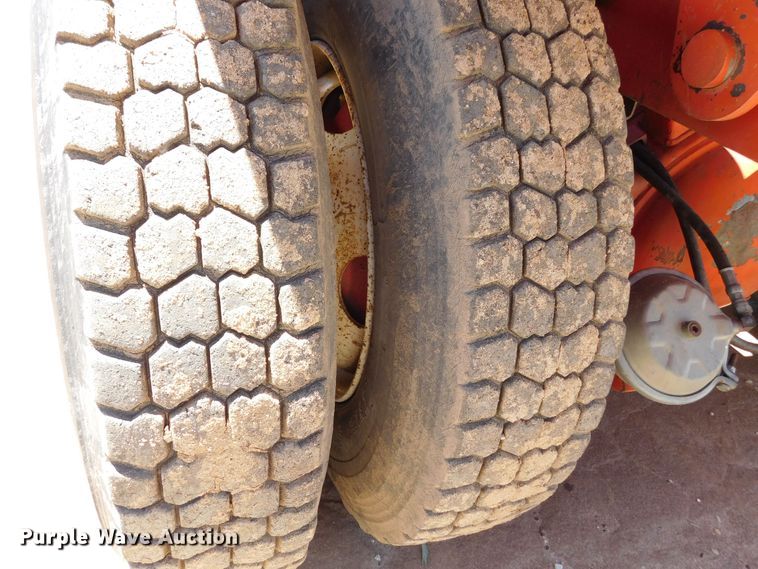 image for item DJ7667 1992 Mountain View Equipment MVE8000  bale stacker