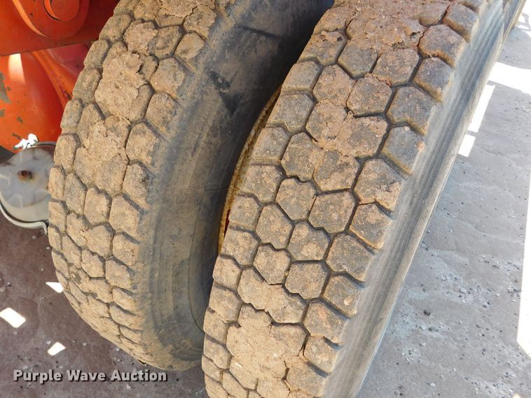 image for item DJ7667 1992 Mountain View Equipment MVE8000  bale stacker