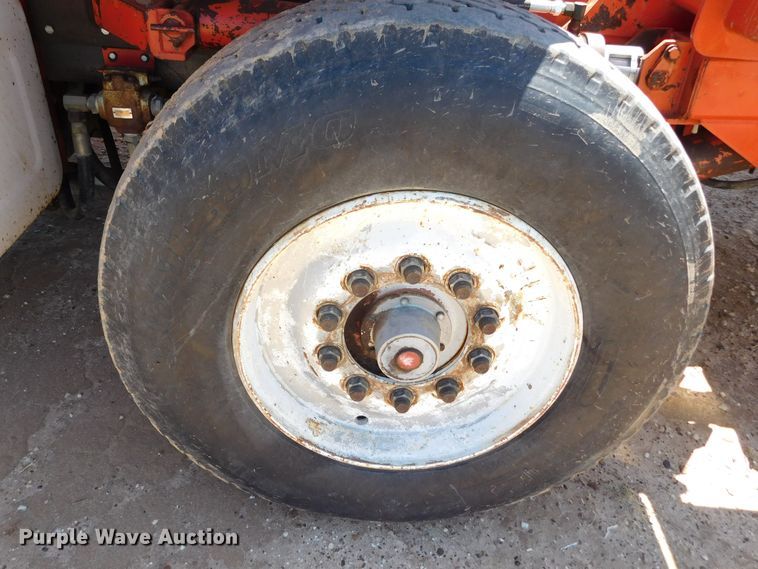 image for item DJ7667 1992 Mountain View Equipment MVE8000  bale stacker