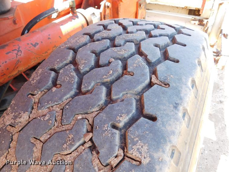 image for item DJ7667 1992 Mountain View Equipment MVE8000  bale stacker