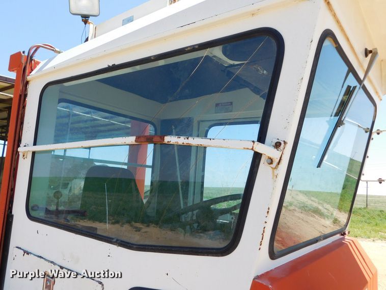 image for item DJ7667 1992 Mountain View Equipment MVE8000  bale stacker