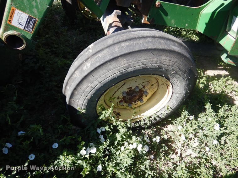 image for item DM5229 John Deere  tractor