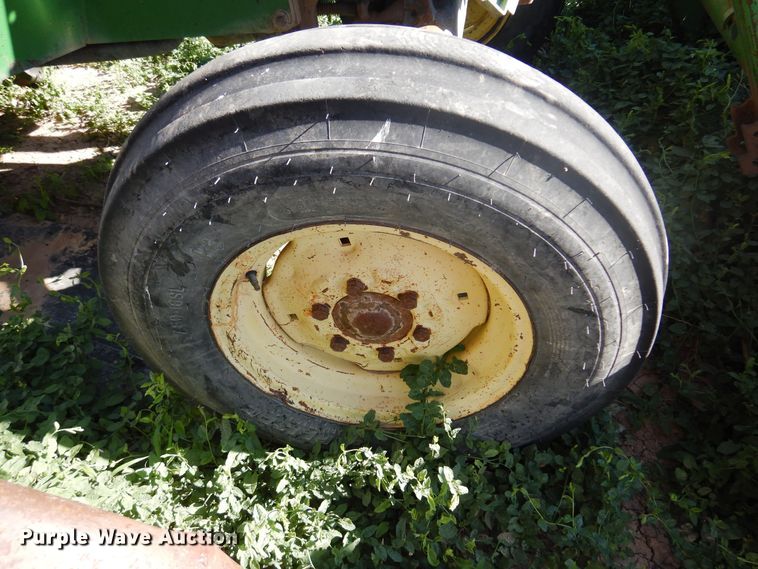 image for item DM5229 John Deere  tractor