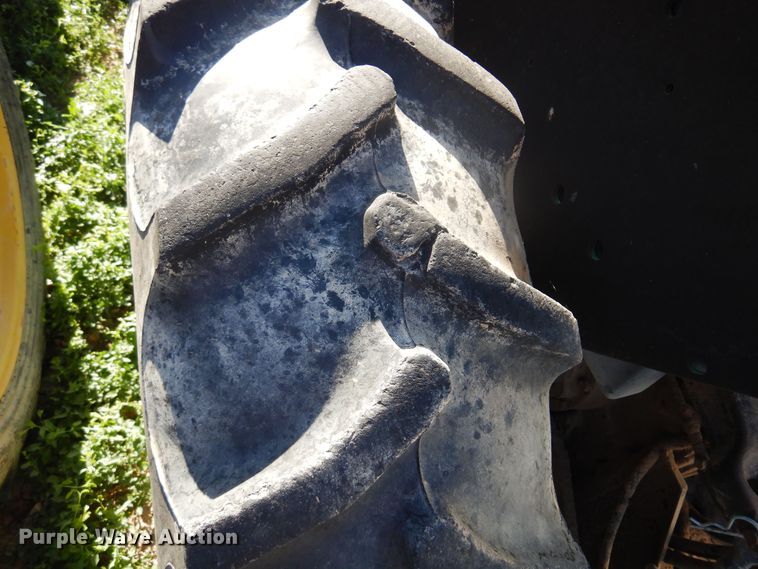 image for item DM5229 John Deere  tractor