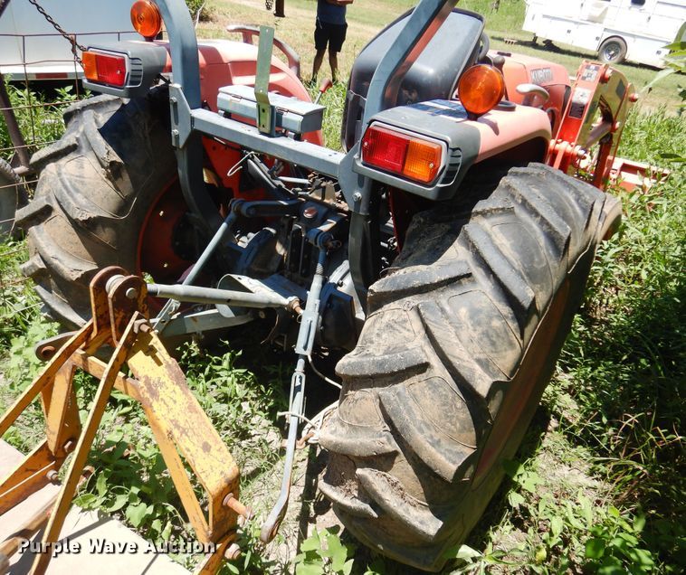 image for item DN0449 2008 Kubota MX5100F  tractor