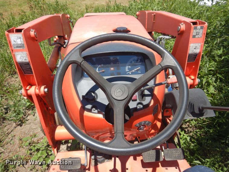 image for item DN0449 2008 Kubota MX5100F  tractor