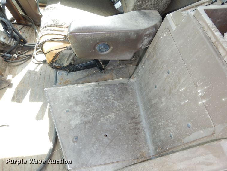 image for item DN1591 1999 Rogator 854  sprayer