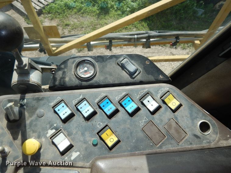 image for item DN1591 1999 Rogator 854  sprayer