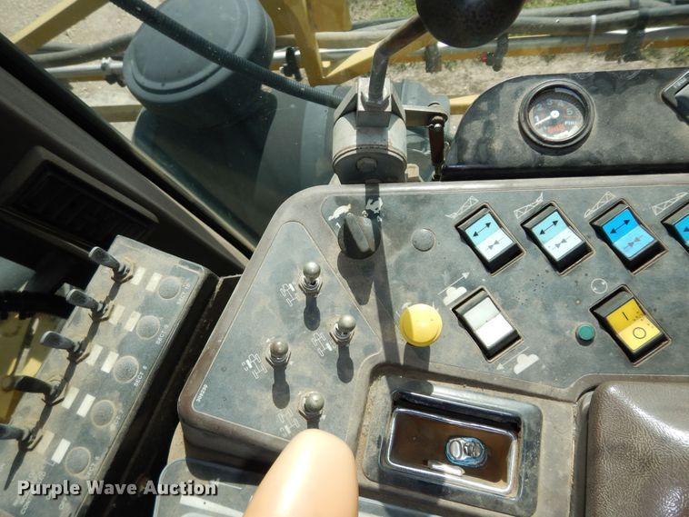 image for item DN1591 1999 Rogator 854  sprayer